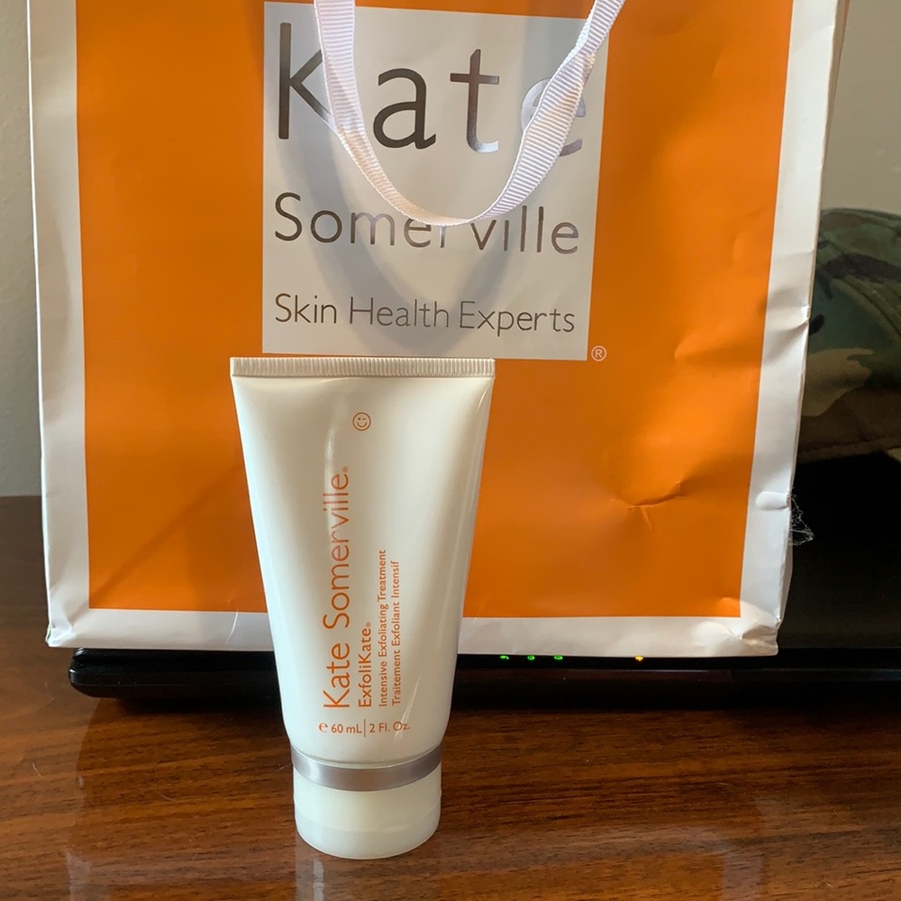 Exflolikate intensive exfoliating treatment